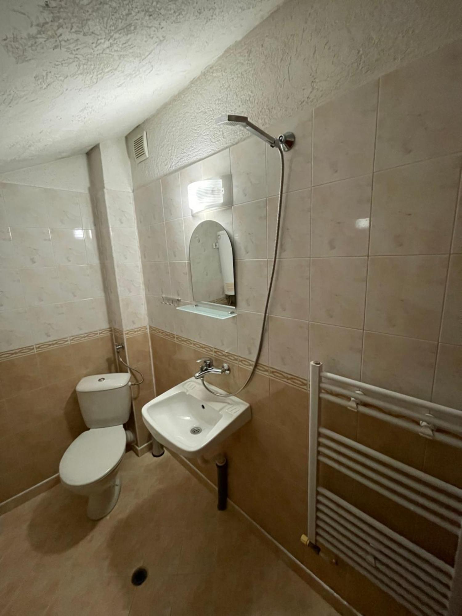 Sun House Hotel Trjavna Buitenkant foto