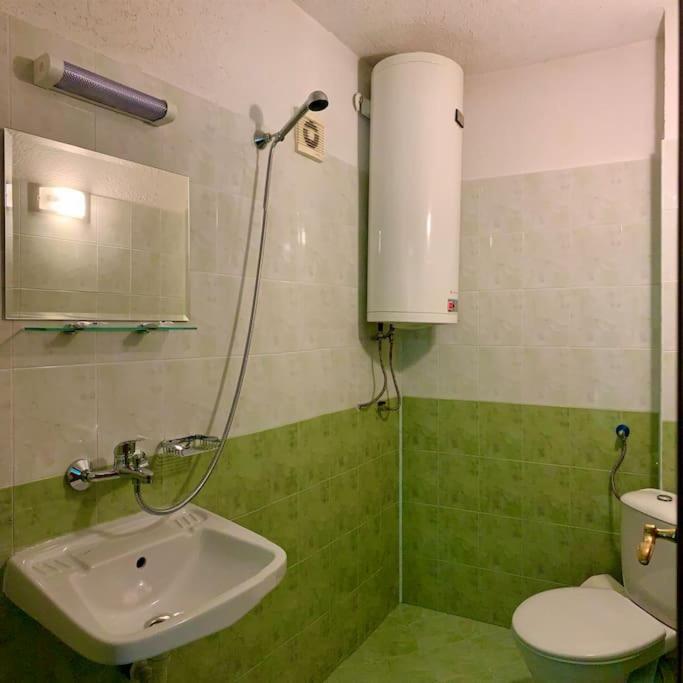 Sun House Hotel Trjavna Buitenkant foto